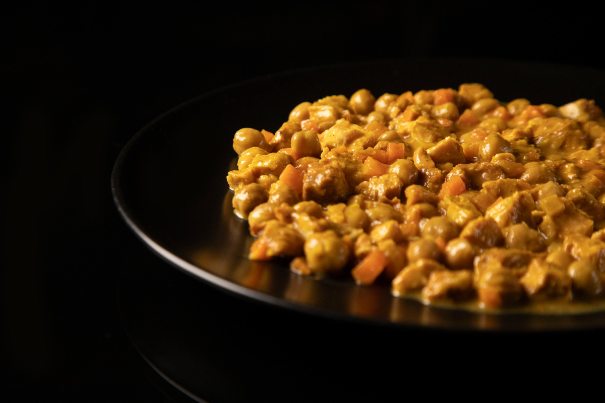 Pollo al Curry con Ceci e Carote