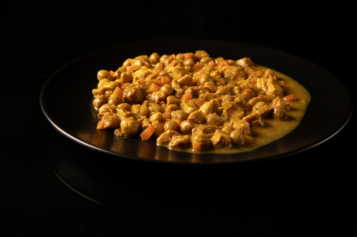 Pollo al Curry con Ceci e Carote